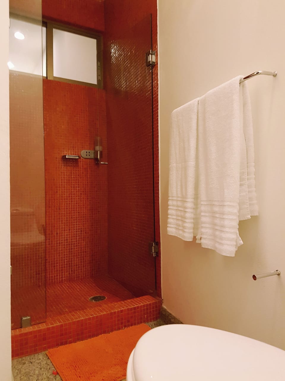 Comfortable 2 BR condo steps away from 5th Av and Mamitas Beach by Happy Address Apartment in Playa del Carmen