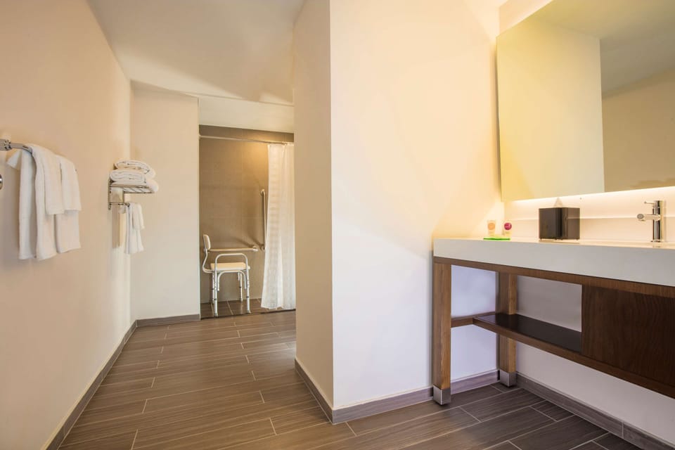 Room, Accessible, Bathtub (2 Fullbed & 1 Sofabed) | Bathroom | Free toiletries, hair dryer, towels, soap