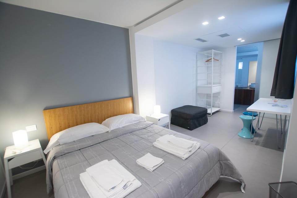 Double Room | Desk, blackout drapes, soundproofing, free cribs/infant beds