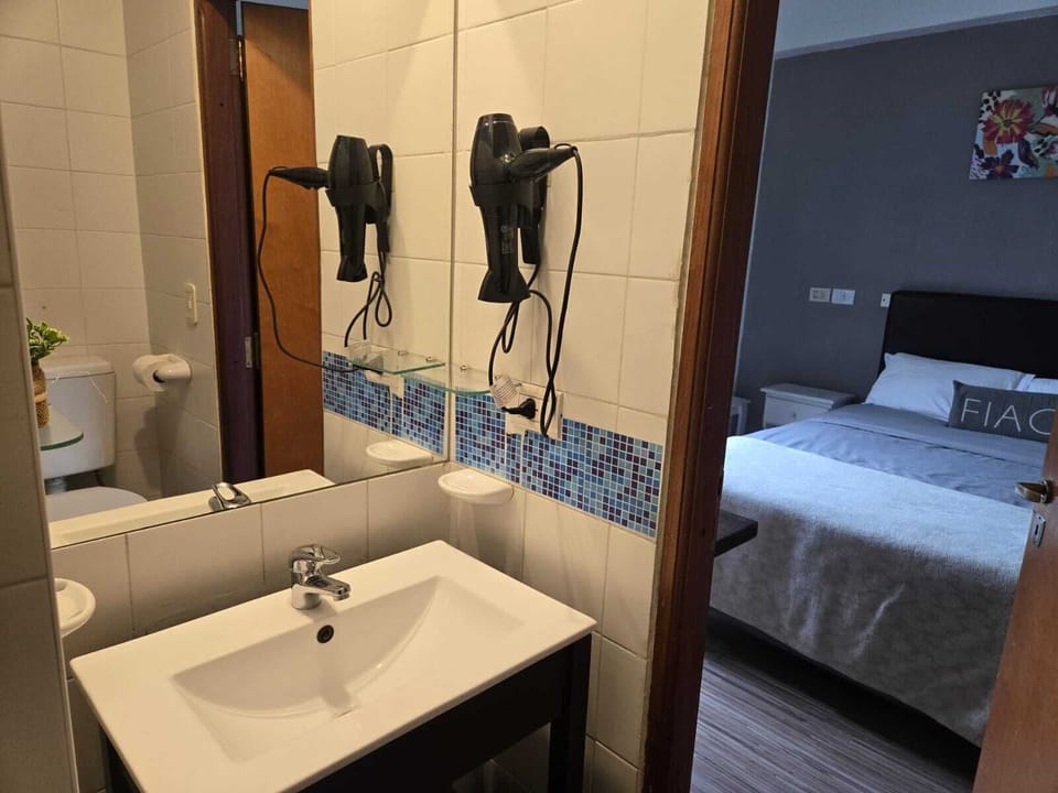 Basic Double Room | Bathroom | Shower