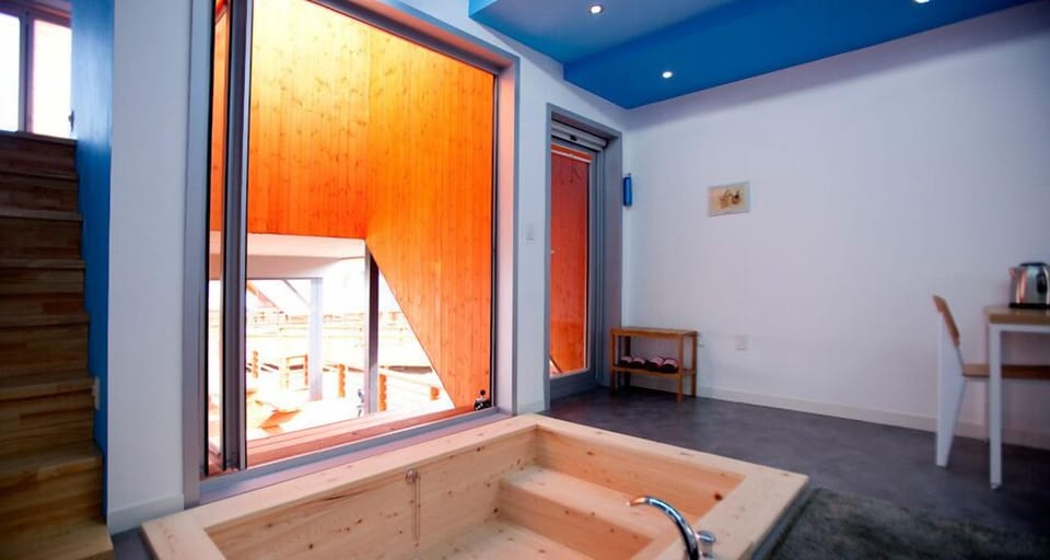 Romantic House (BBQ fee - Pay Onsite) | Deep soaking bathtub