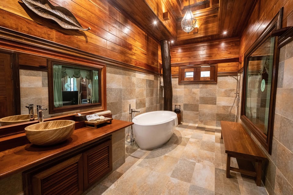 V.9 Chiangrai (2 Bedroom Villa)  | Bathroom | Separate tub and shower, deep soaking tub, free toiletries, hair dryer