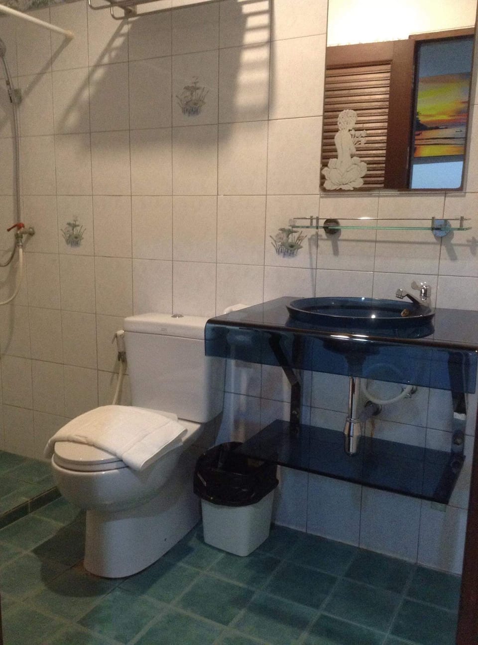 Standard Double or Twin Room | Bathroom | Shower, towels