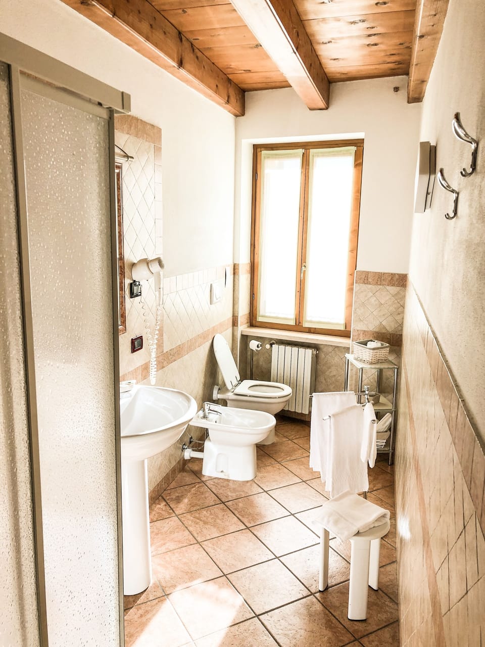 Basic Room, River View | Bathroom | Shower, free toiletries, hair dryer, bidet