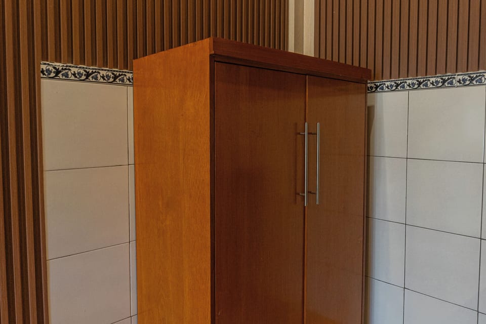 Standard Double Room | Wardrobe