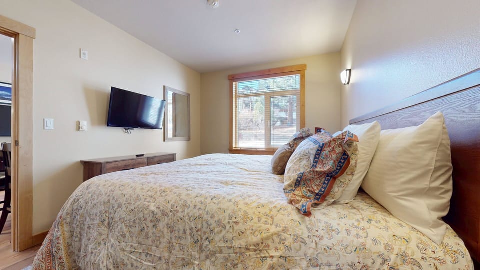 Condo, 2 Bedrooms | 2 bedrooms, WiFi (free)