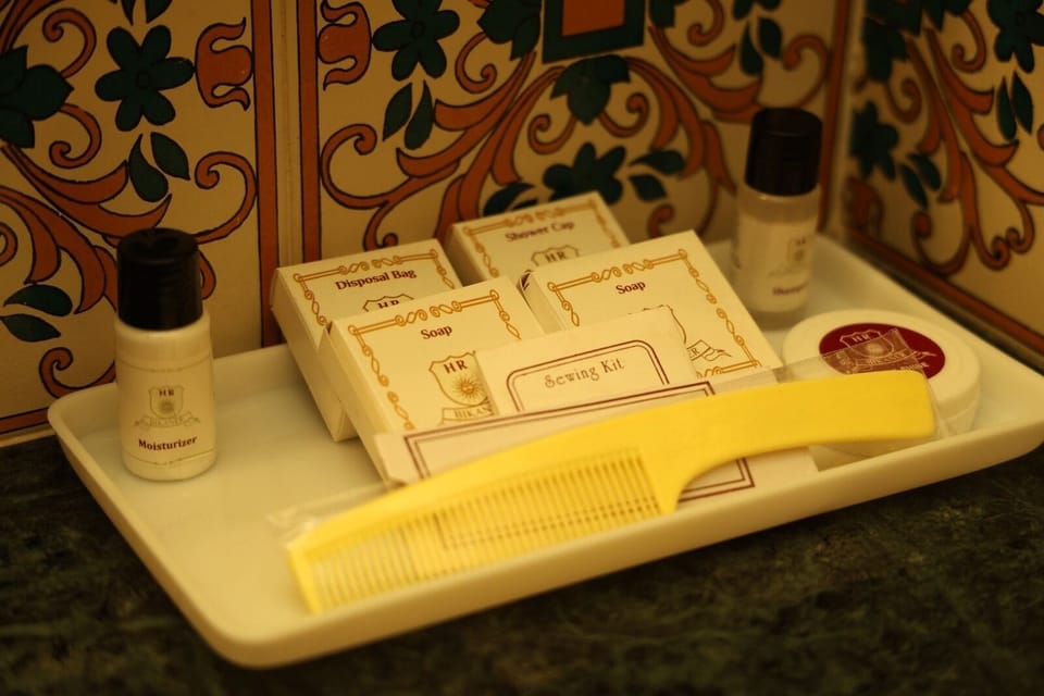 Deluxe Room | Bathroom | Free toiletries, hair dryer, slippers, towels