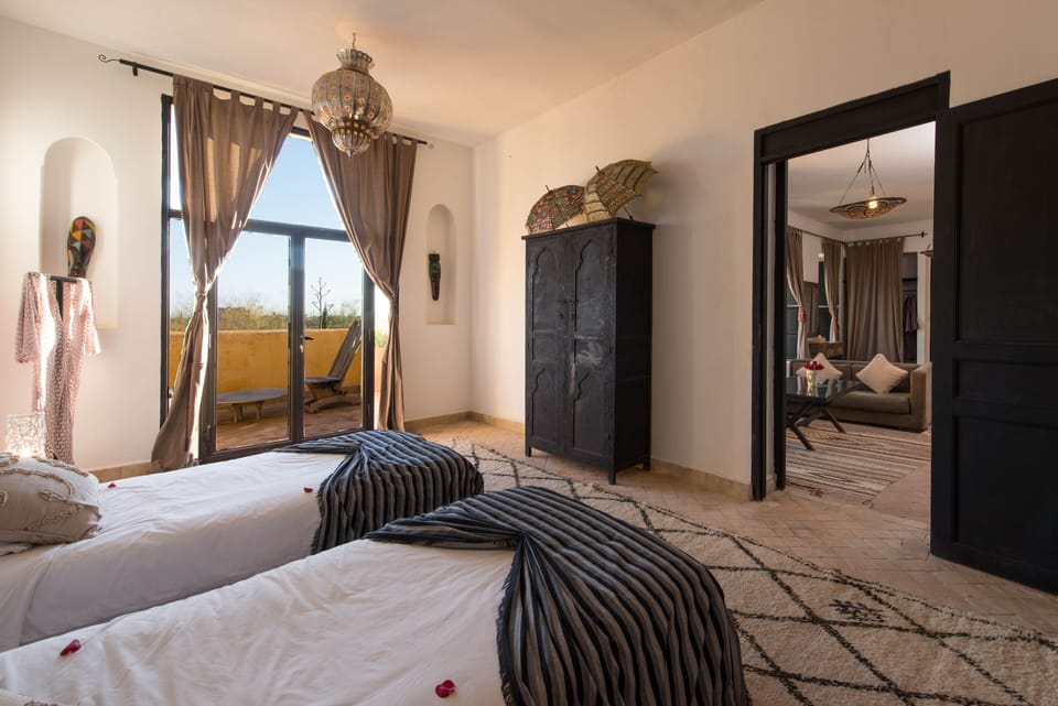 Exclusive Villa | Egyptian cotton sheets, premium bedding, in-room safe