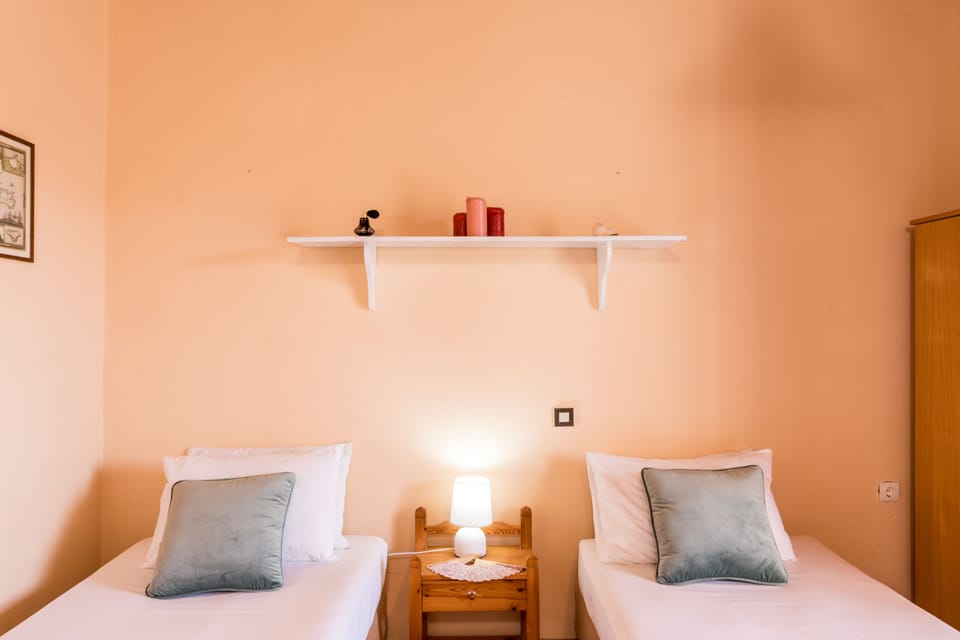 House | 1 bedroom, free WiFi, bed sheets
