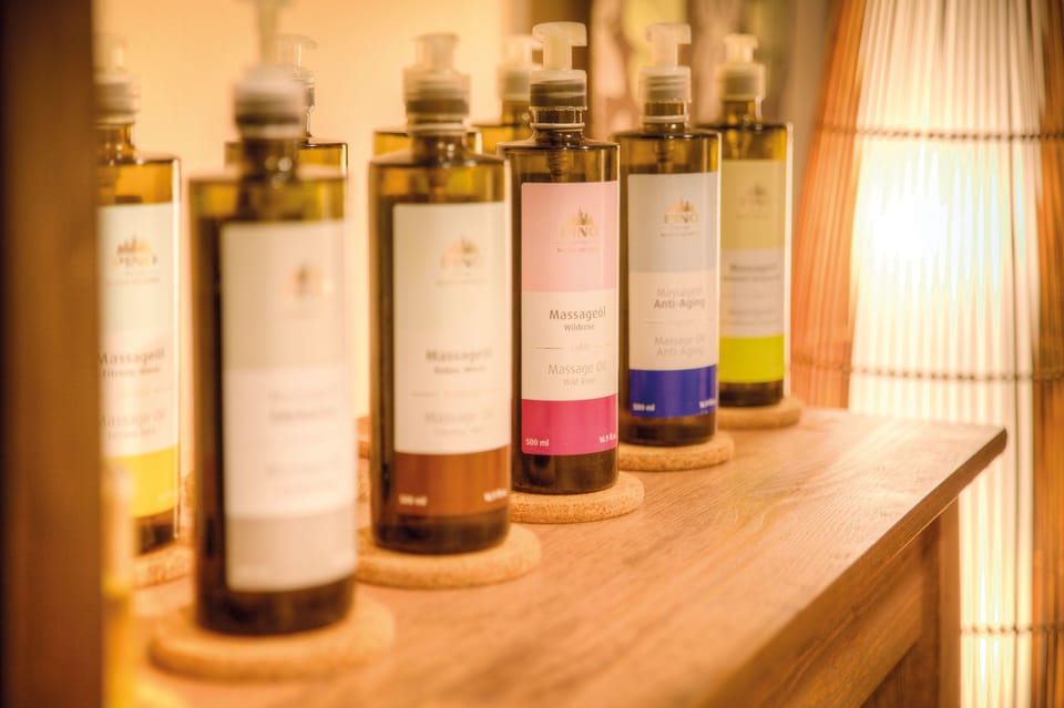 Sauna, deep-tissue massages, 1 treatment room