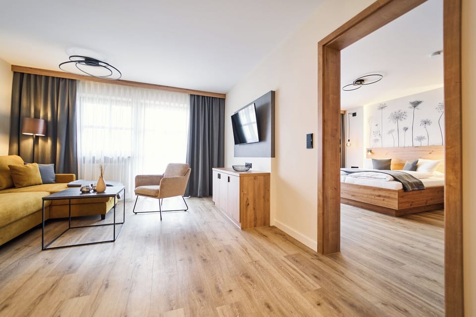 Comfort Apartment | Hypo-allergenic bedding, in-room safe, laptop workspace, soundproofing