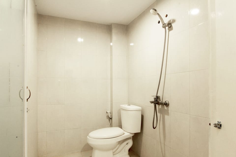 Superior Room | Bathroom | Shower, rainfall showerhead, towels