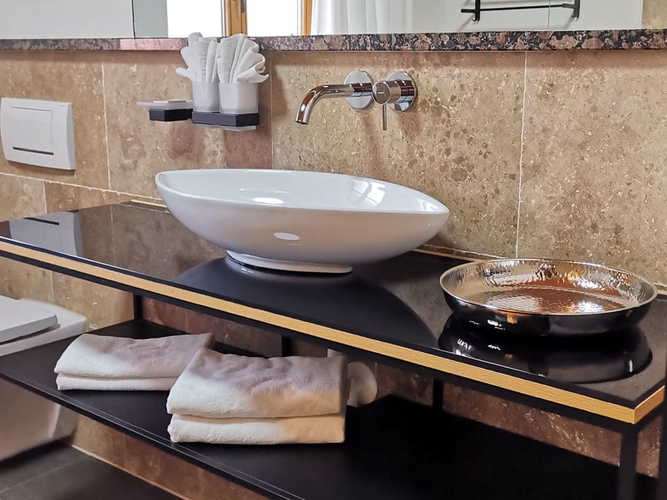 Apartment, Balcony (1) | Individually furnished, desk, rollaway beds, free WiFi