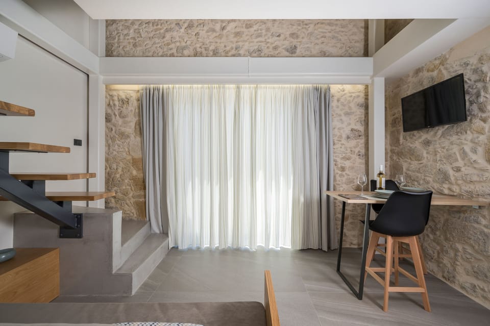 Suite | In-room dining