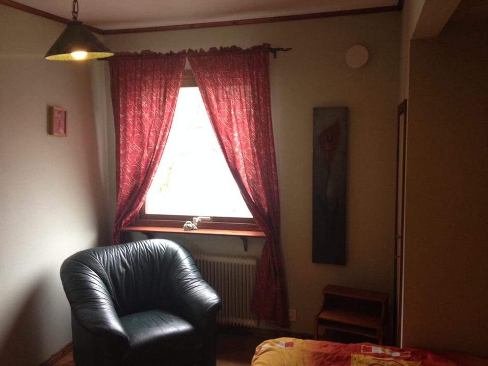 In-room safe, desk, blackout drapes, soundproofing