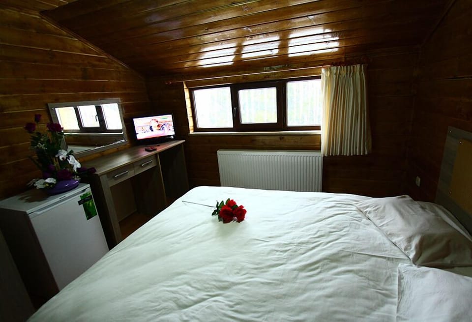 In-room safe, desk, free WiFi, bed sheets