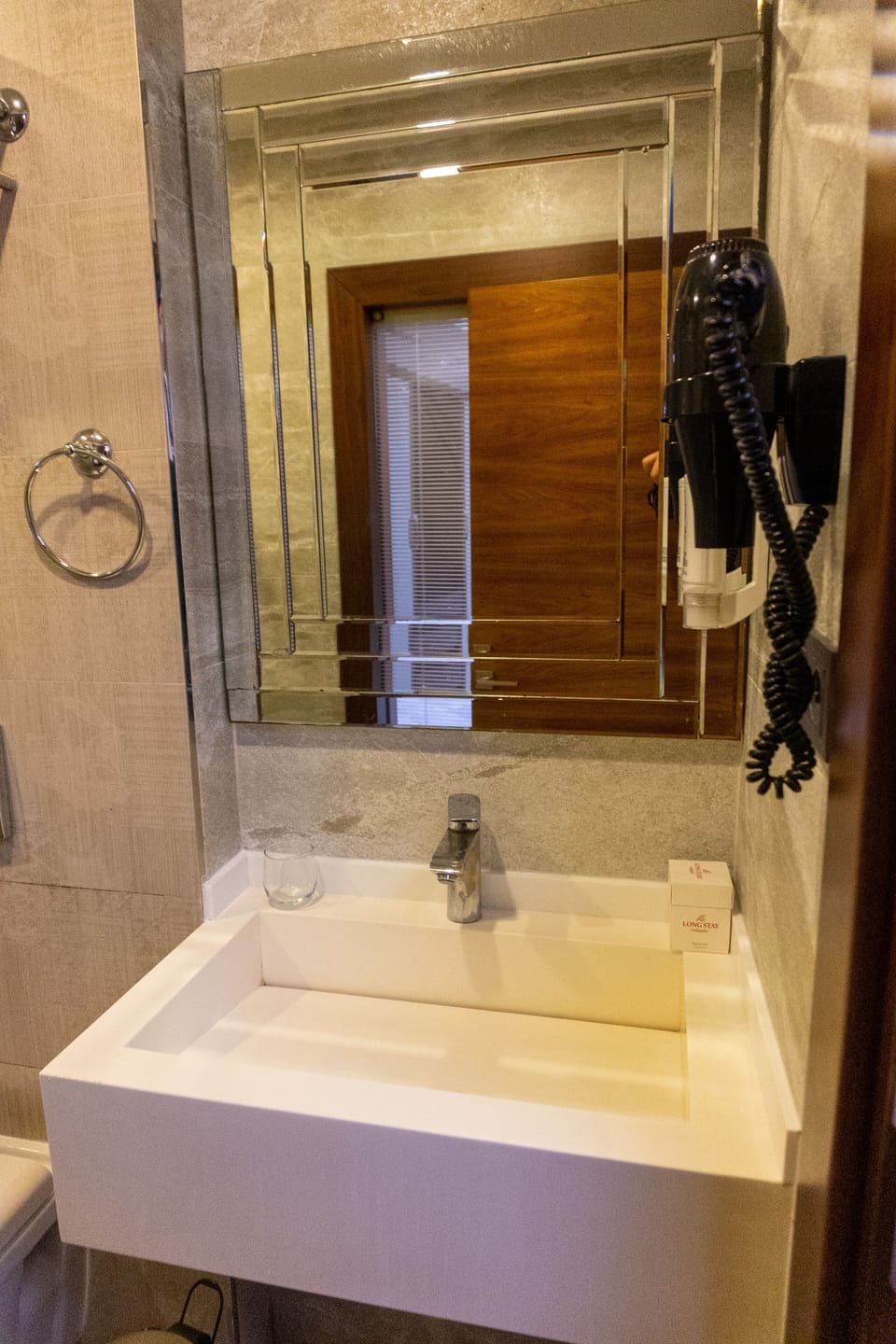 Deluxe Double or Twin Room | Minibar, in-room safe, desk, laptop workspace
