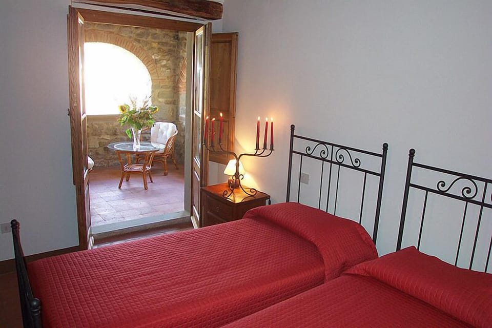 Cribs (surcharge), rollaway beds (surcharge), WiFi (free)