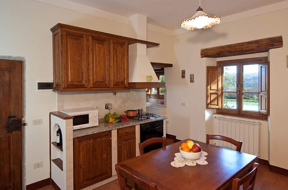Apartment, 3 Bedrooms | Individually decorated, individually furnished, cribs/infant beds
