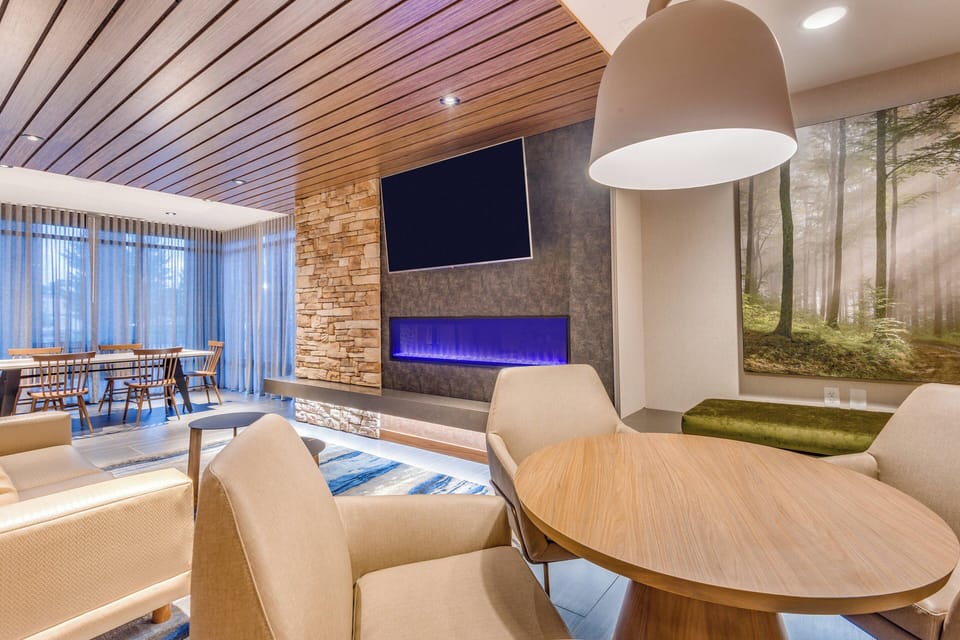 Lobby lounge