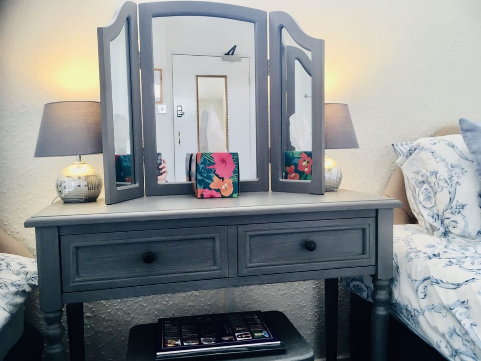 Twin Room, Shared Bathroom | Room amenity
