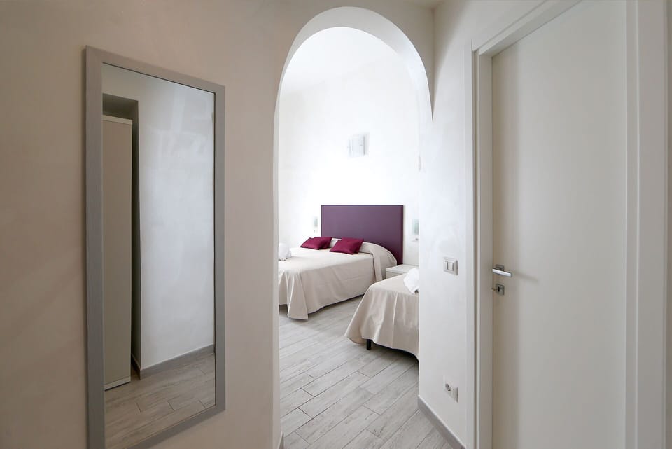 Premium bedding, in-room safe, desk, laptop workspace