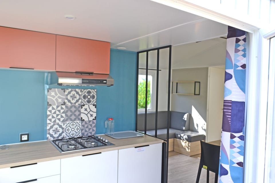 Mobile Home, 3 Bedrooms, Terrace (6 pax) | Private kitchen | Fridge, microwave, dishwasher, coffee/tea maker
