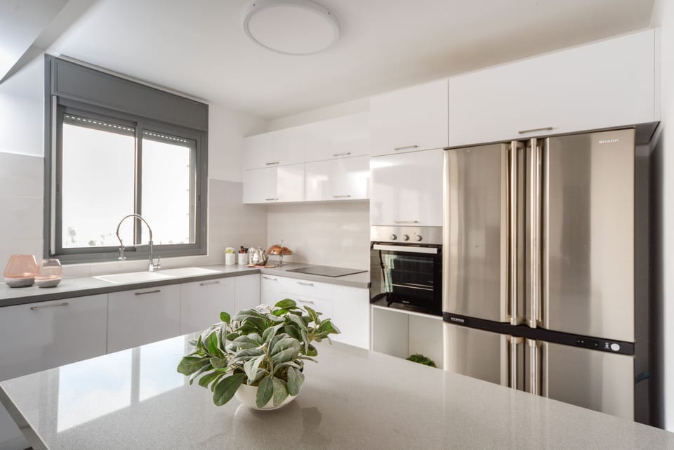 Exclusive Apartment, 3 Bedrooms (37) | Private kitchen | Full-size fridge, oven, stovetop, cookware/dishes/utensils