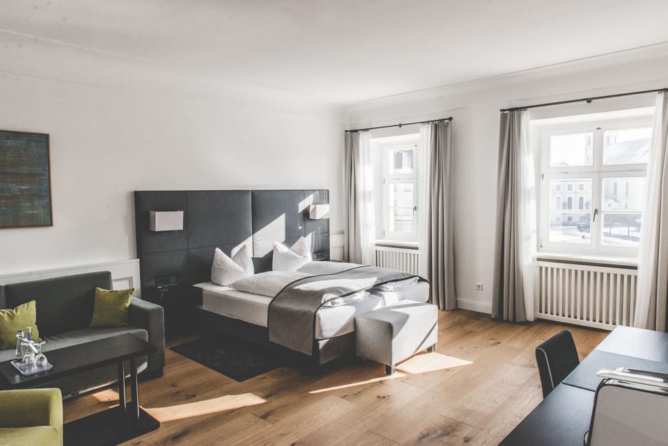 Signature Double Room | 1 bedroom, premium bedding, down comforters, in-room safe