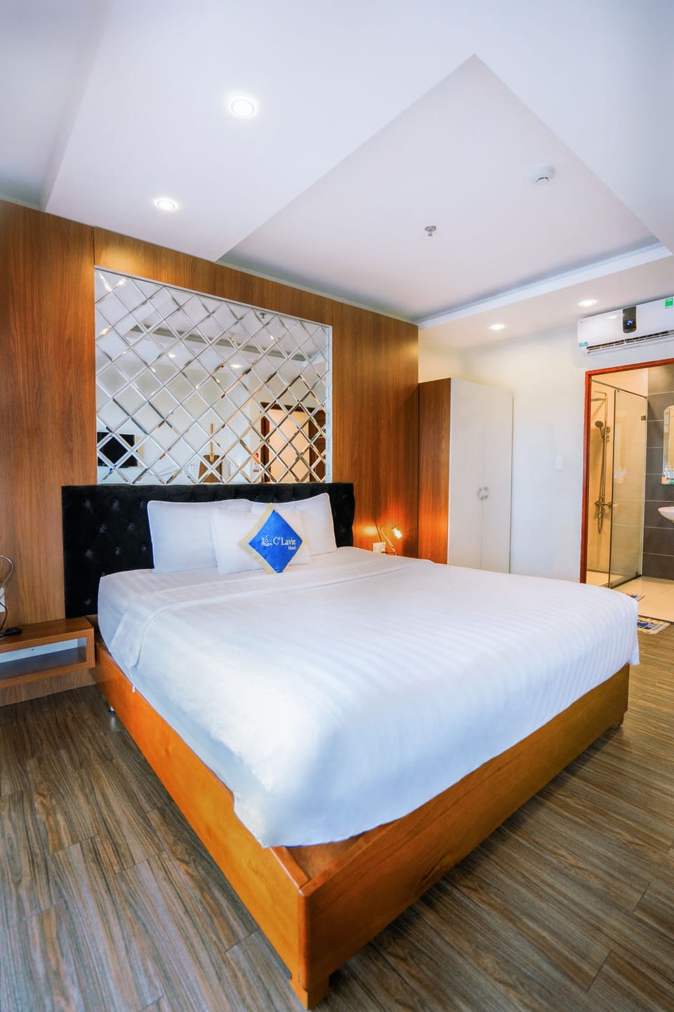 Luxury Double Room, 1 Queen Bed, City View | 2 bedrooms, minibar, in-room safe, desk