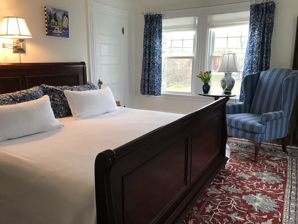 Governor Davis Suite | Blackout drapes, iron/ironing board, free WiFi, bed sheets