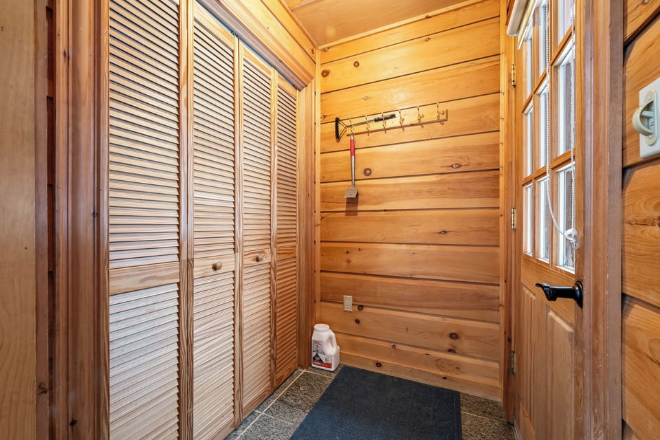 Entryway with closet space