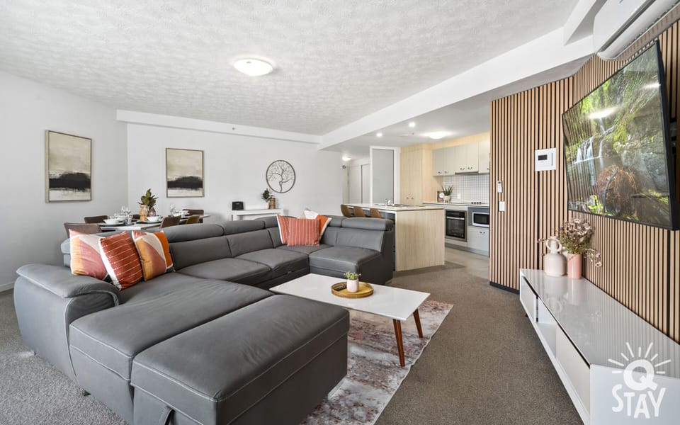 Spacious living area for the guests to relax