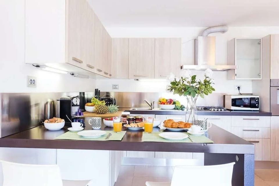 Kitchen and dining area