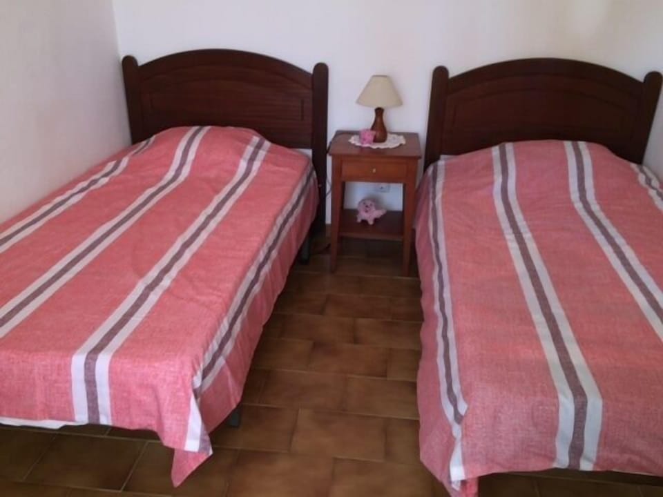 Twin bedroom 