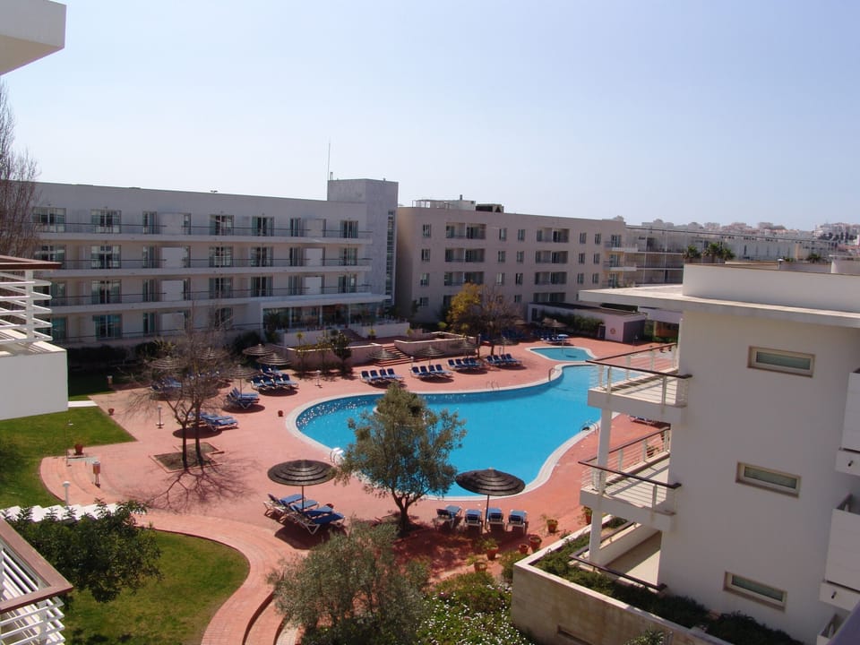 Access to swimming pool