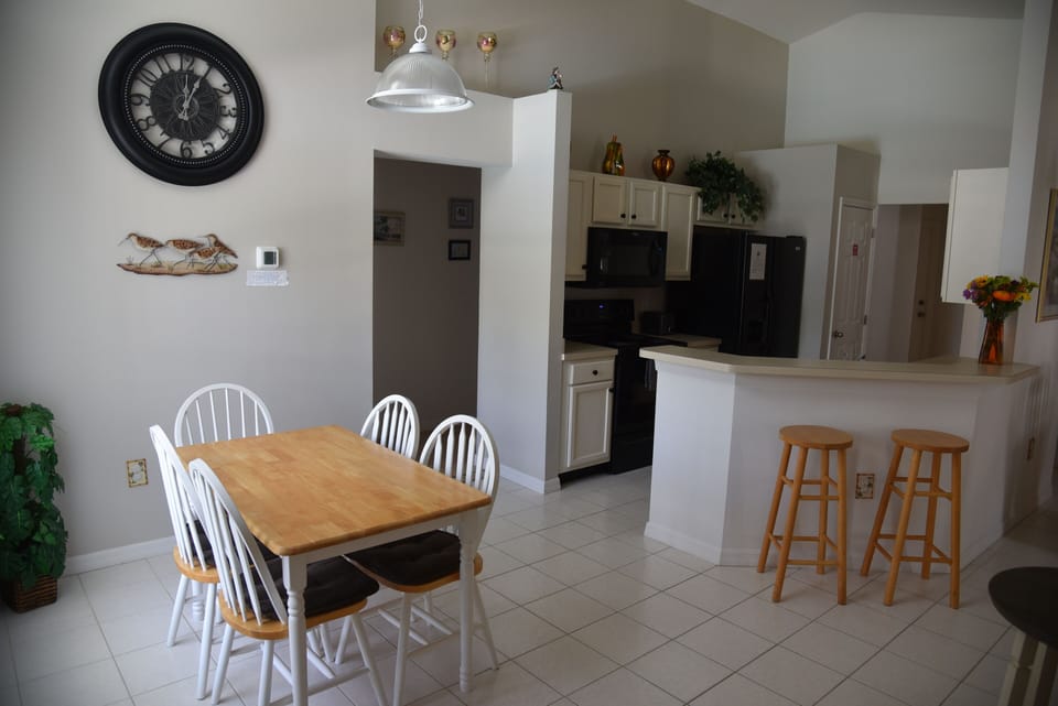 Kitchen dining is available if required with a small breakfast bar.