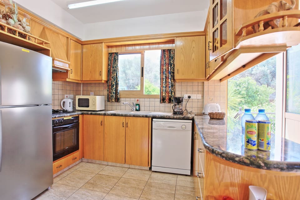 Fully furnished kitchen