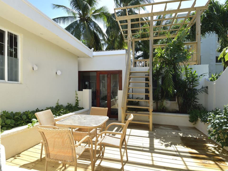 Calmar herb garden and upper deck