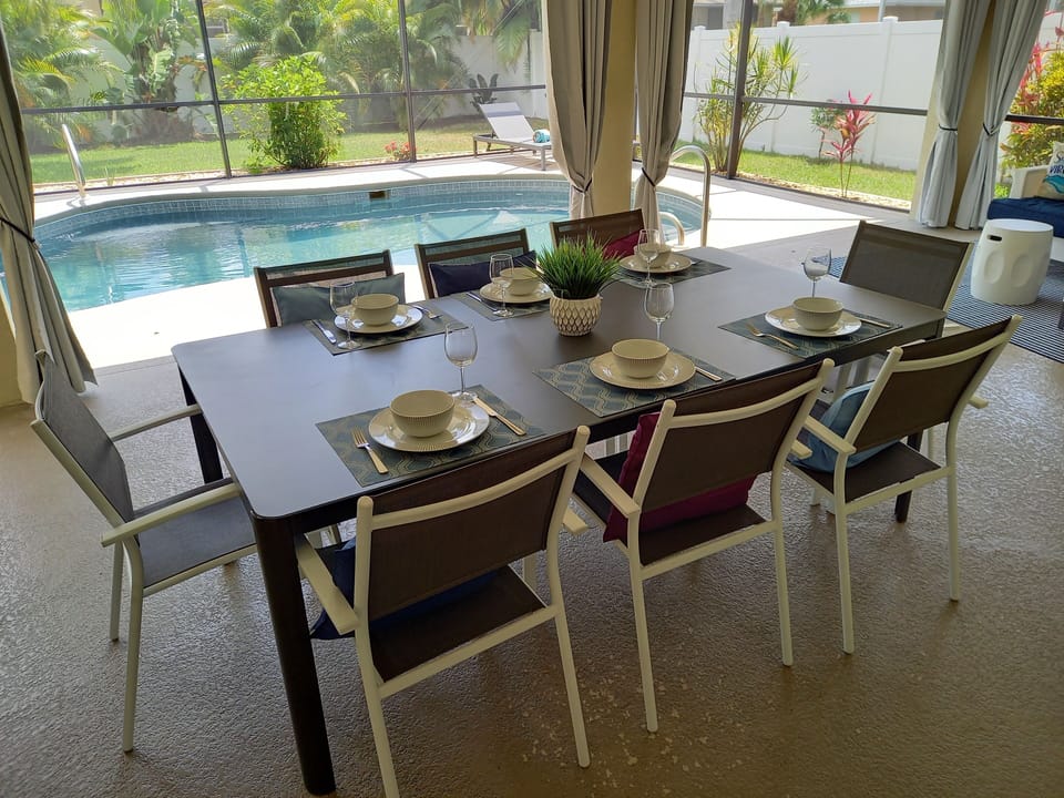Outdoor dining