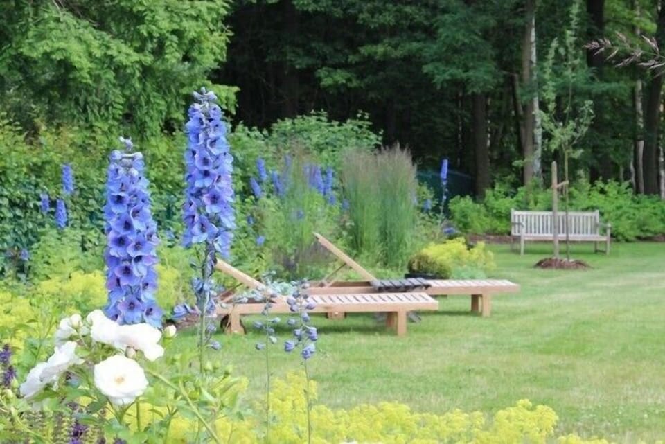 The garden with 7000 square metres