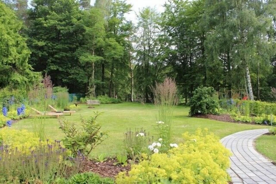 The garden with 7000 square metres 