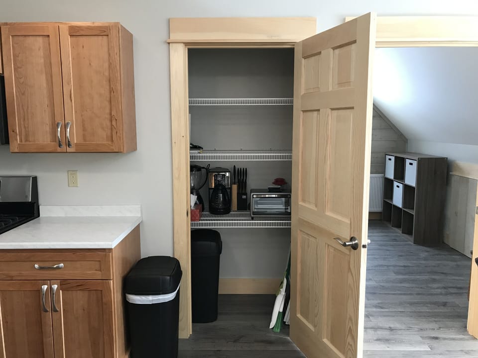 Storage: 3 large shelves in the pantry