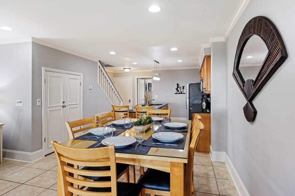 Dining Table for 6 Guests; 2 additional bar stools