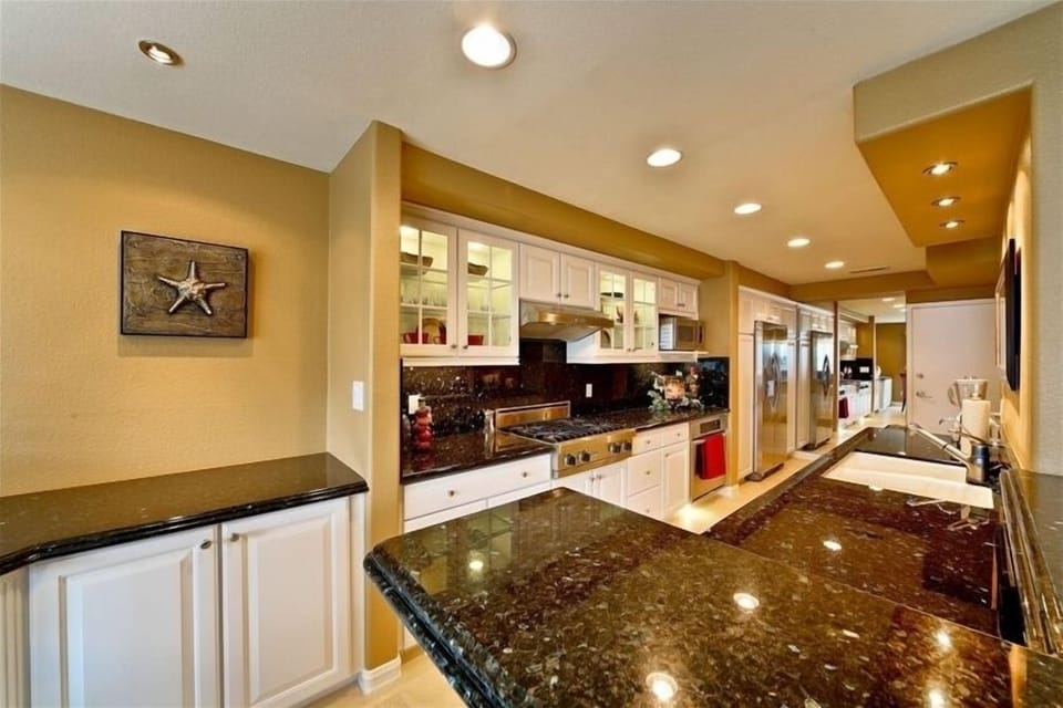 Spacious kitchen with high end appliances