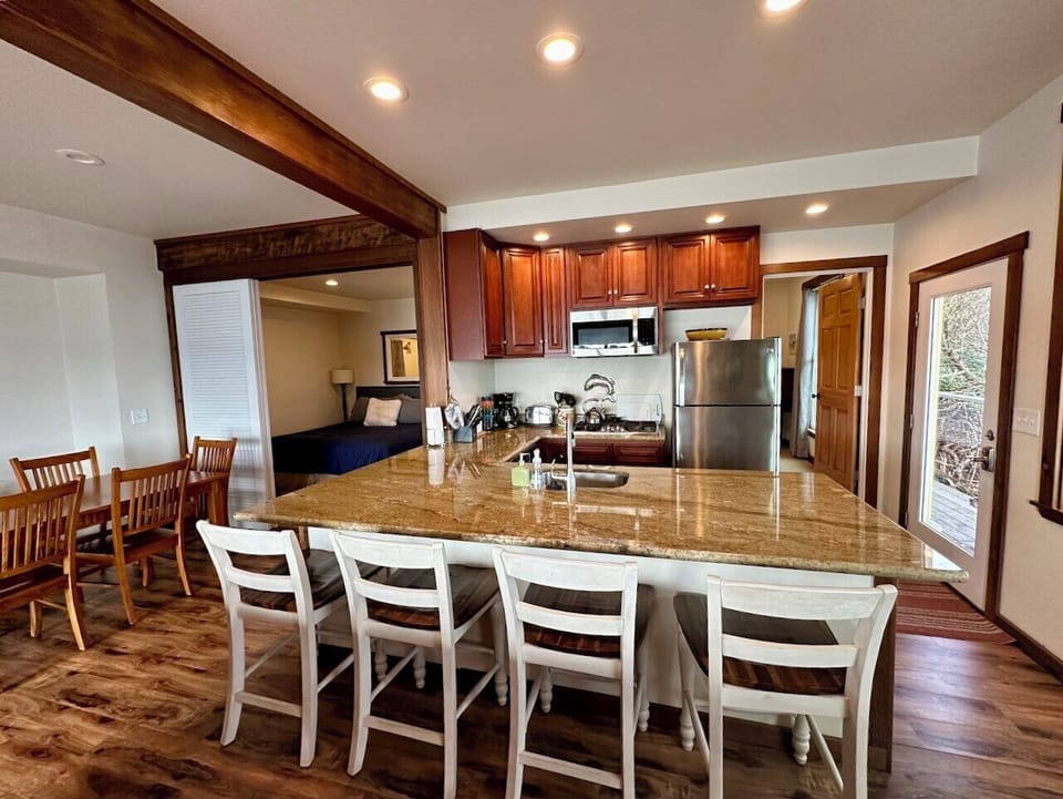 Full kitchen, propane gas stove & oven, toaster, microwave, coffee, tea & more!
