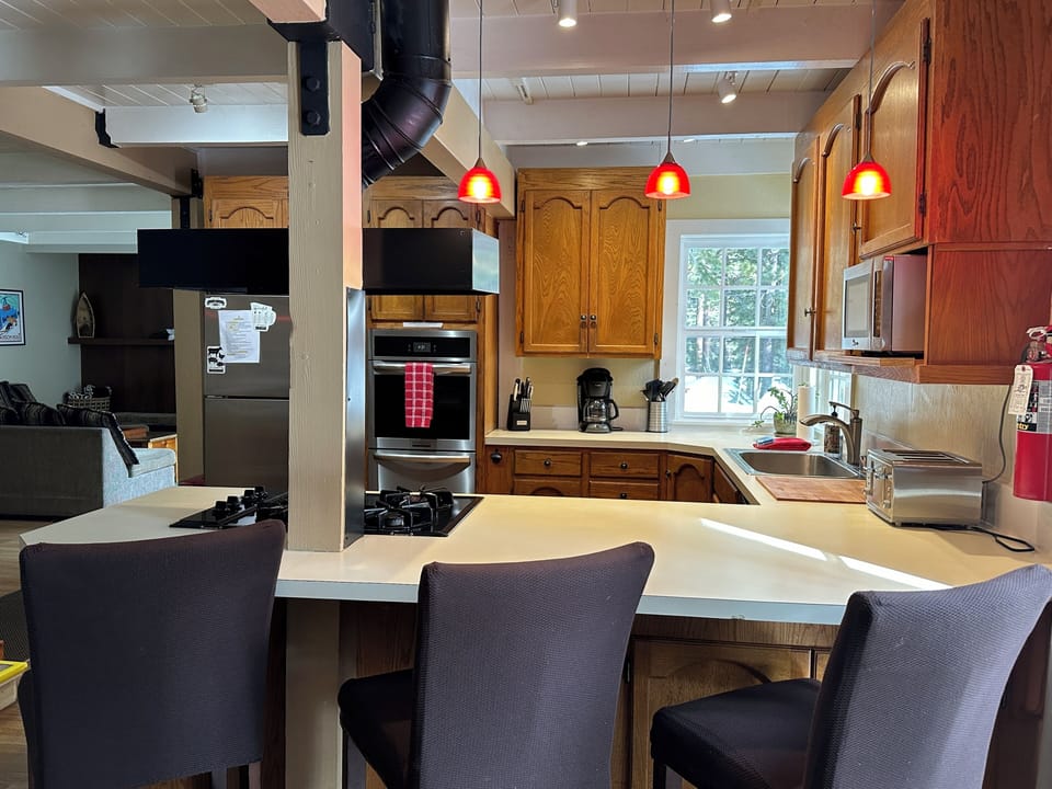 Kitchen and counter seating