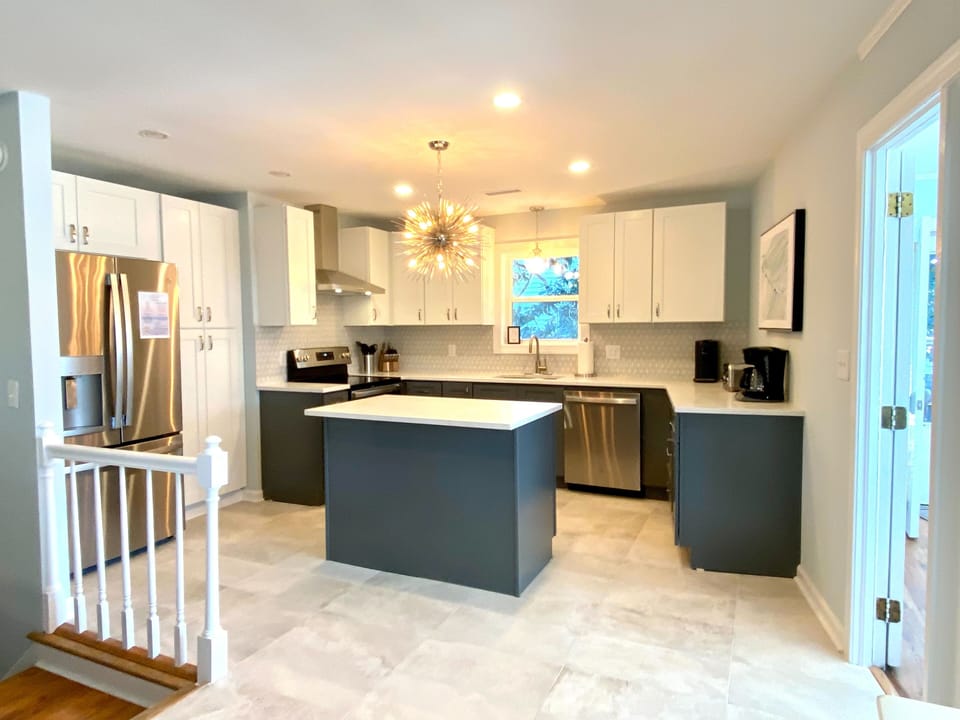 *NEWLY RENOVATED KITCHEN 2023*
