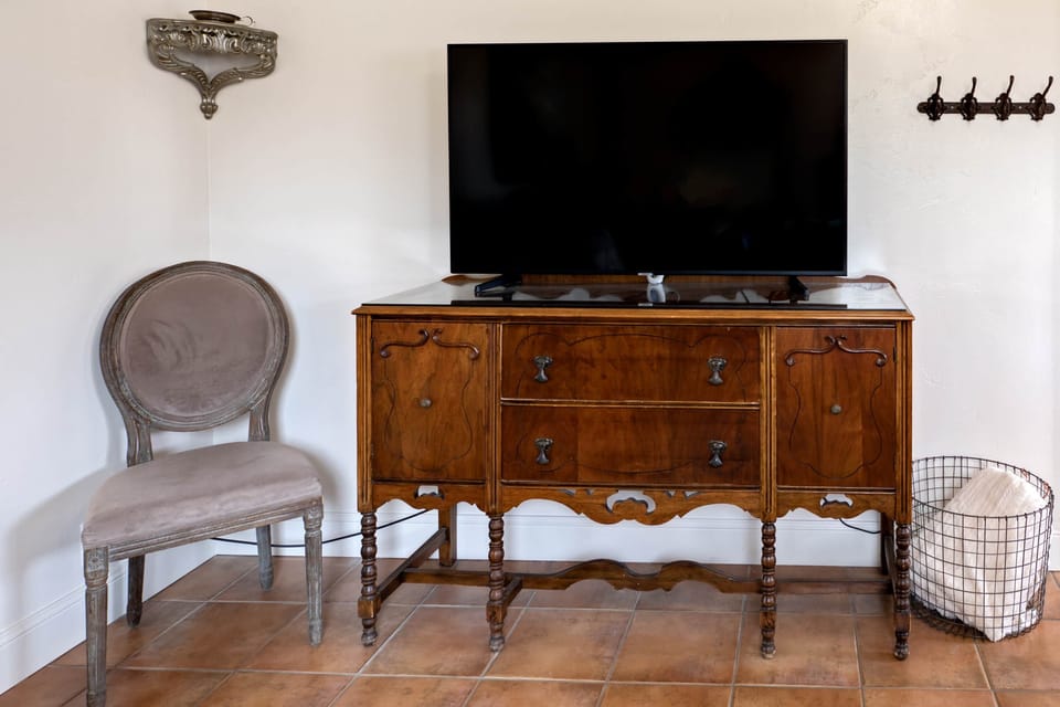 Cali Cochitta Overnight Rental (42)