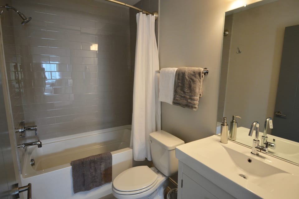1st floor bathroom in 1st floor bedroom